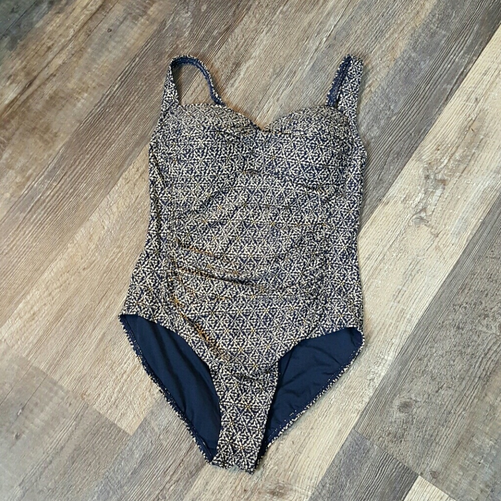 Niptuck swim suit one piece multi fit cup size 8